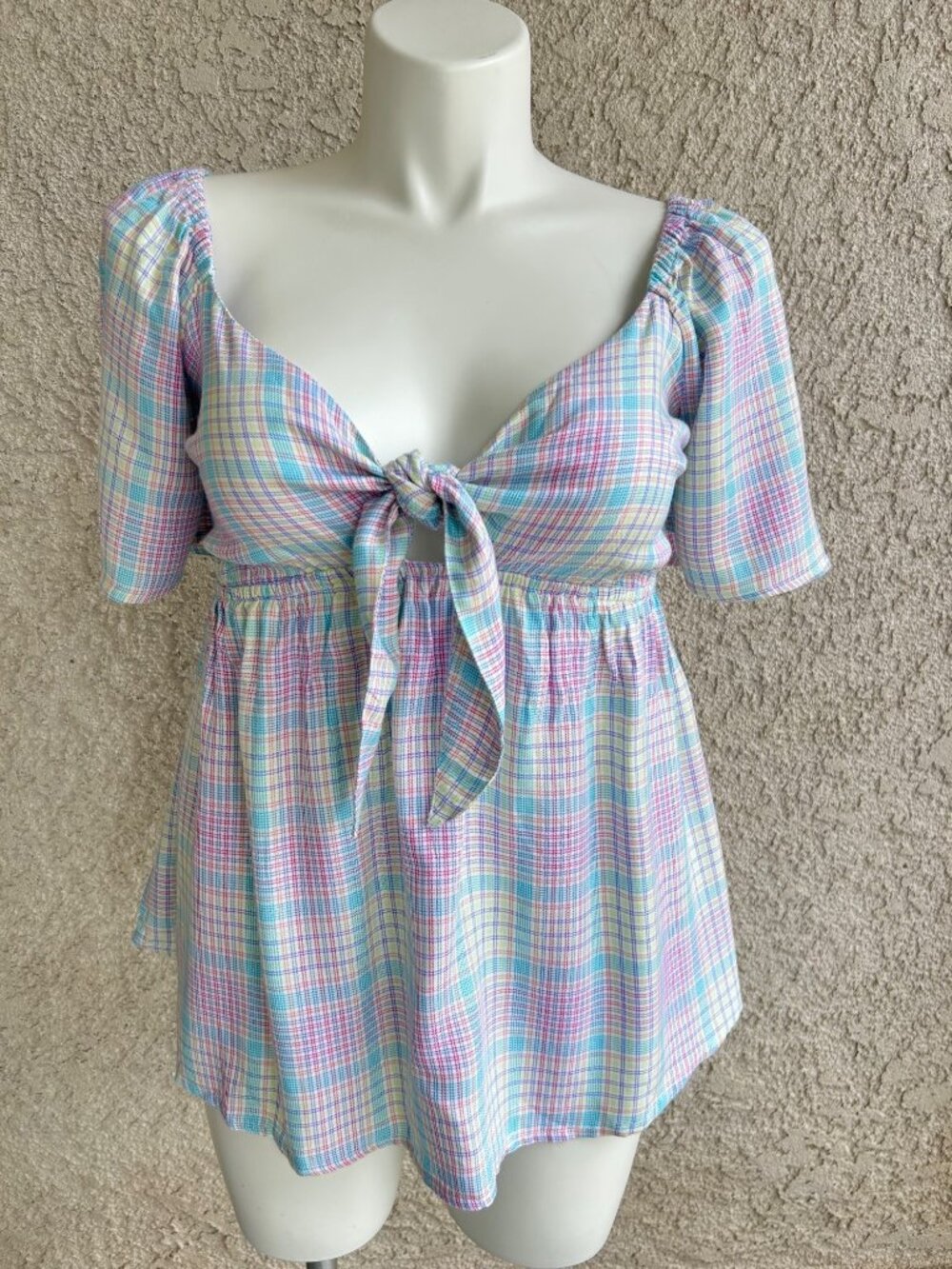 NWT Isabel Maternity Top Pastel‎ Plaid Tie-Front Smocked Back Short Sleeves Sz M - Picture 2 of 6